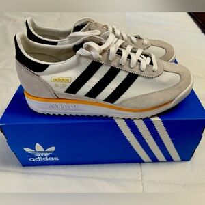 Adidas Samba OG Boys size 7.  Like new, worn once.  Comes with box.